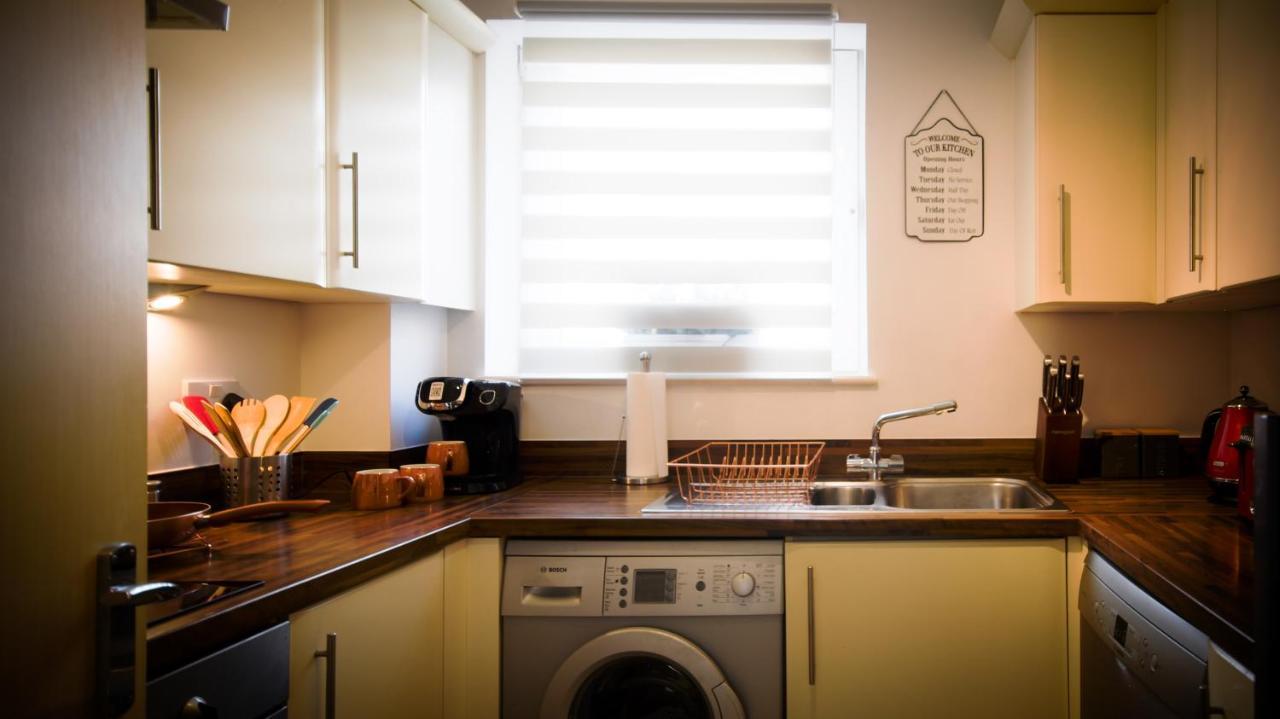 High Street - 2Bd Apt - King Beds - Parking - Wise Stays Southampton Exteriör bild